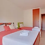 Da Rocha 1 With Pool By Homing