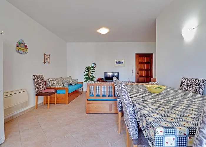 Da Rocha 1 With Pool By Homing Apartment